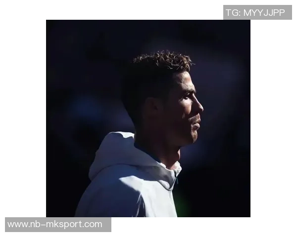 C罗坦言对秃顶的恐惧称失去头发将改变我的形象与自我认知 C罗坦言对秃顶的恐惧称失去头发将改变我的形象与自我认知