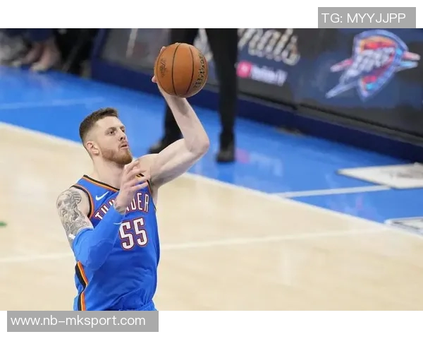 米切尔半场表现亮眼5中3贡献7分1板2助2断展现潜力 米切尔半场表现亮眼5中3贡献7分1板2助2断展现潜力