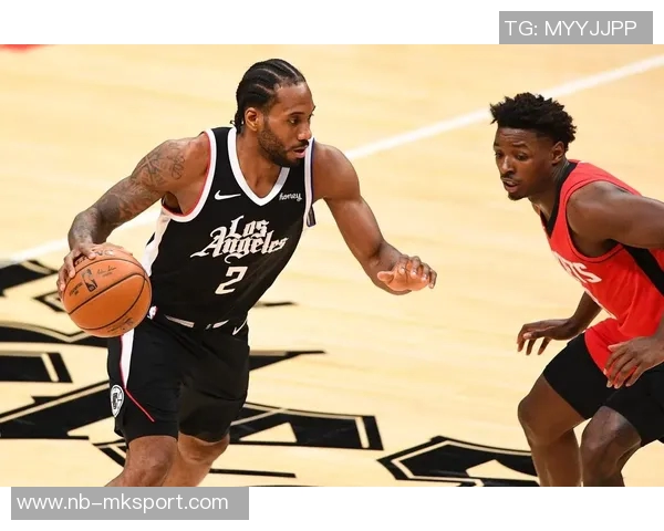 曼恩首节火力全开独得10分半场高效6中5贡献14分3板表现出色 曼恩首节火力全开独得10分半场高效6中5贡献14分3板表现出色